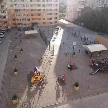 Своя Однокомнатная Квартира Odessa Esterno foto